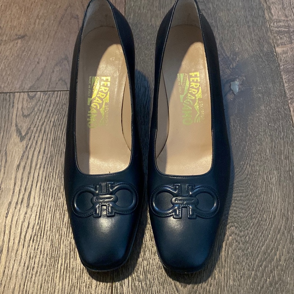 Salvatore Ferragamo Navy Classic Pumps